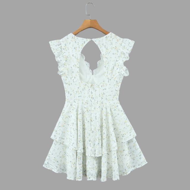 jurk met oogjesborduursel en ruches