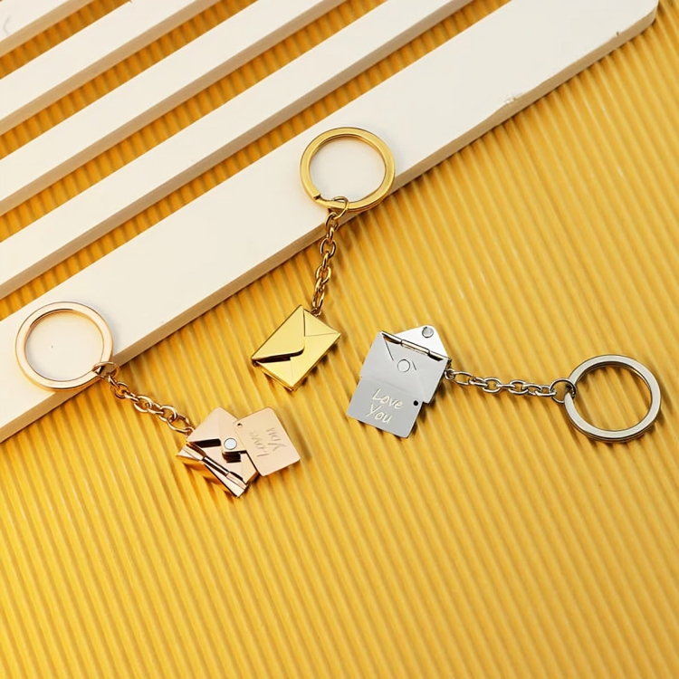 Geometrische hanger ketting met envelop