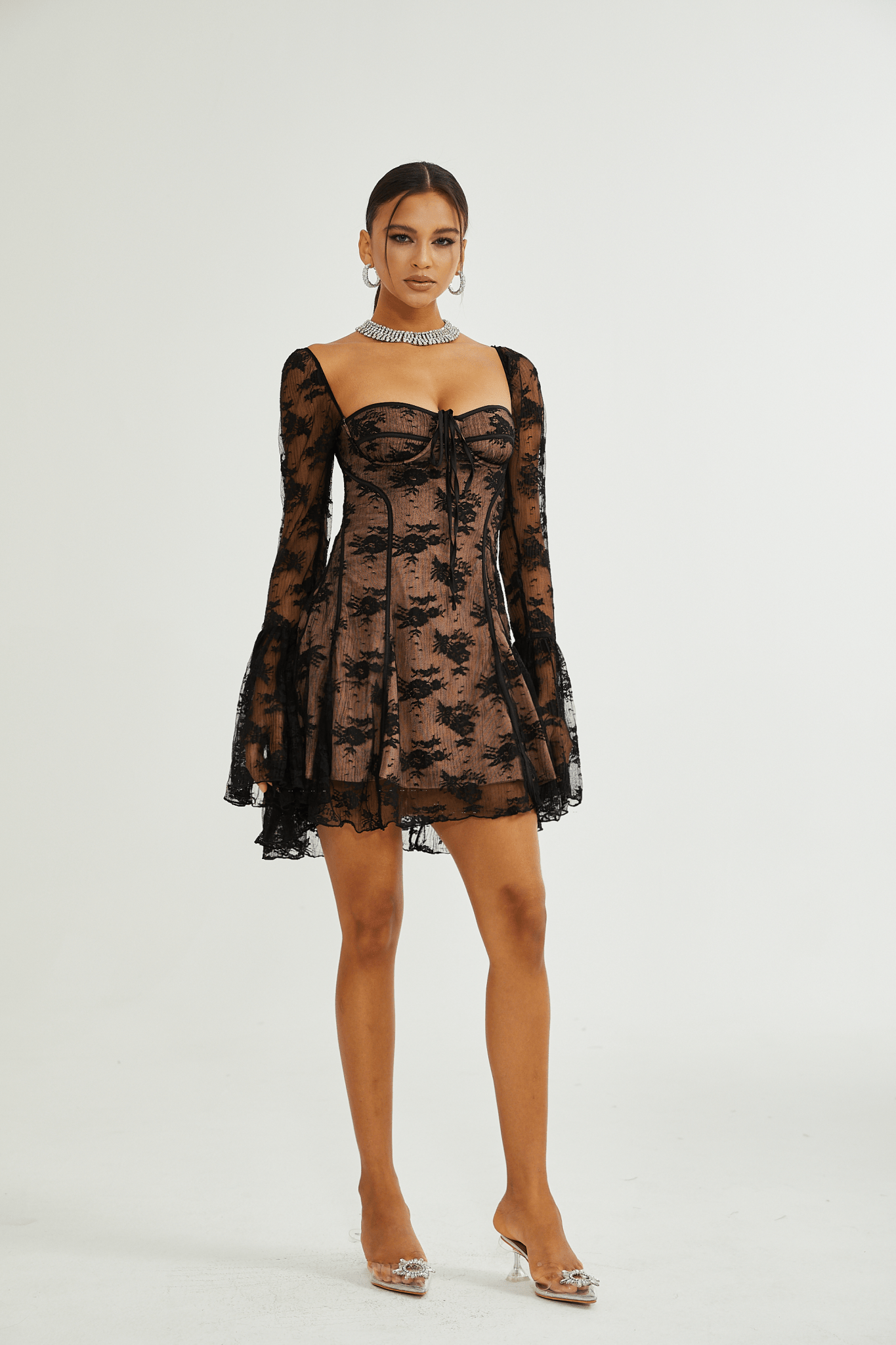 Jurk met lange mouwen en uitlopende manchetten