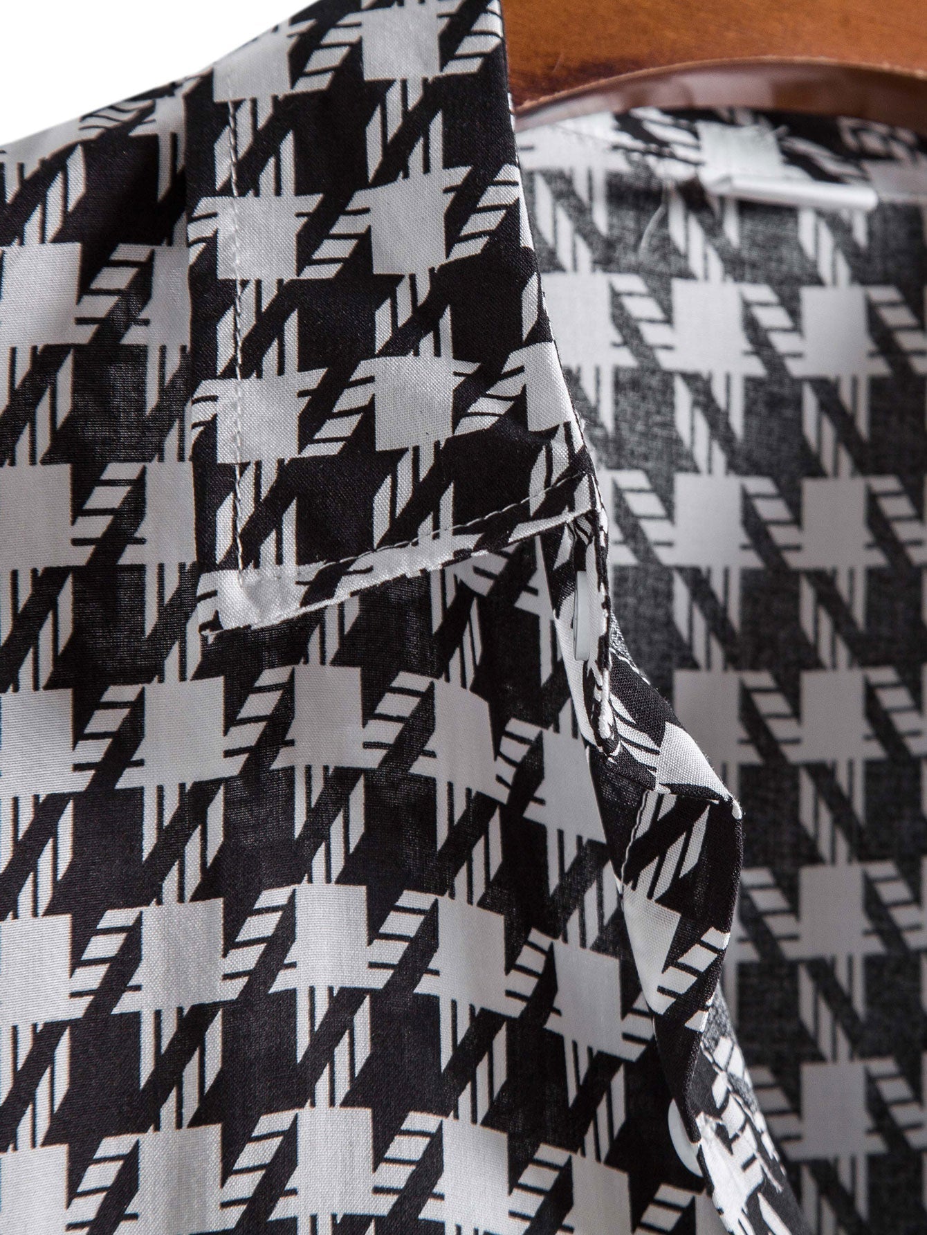 Zwart-wit shirt met geometrische print