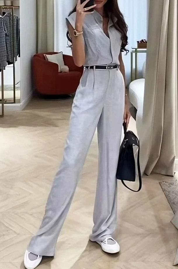 Mouwloos pak met knoopsluiting en broek voor dames