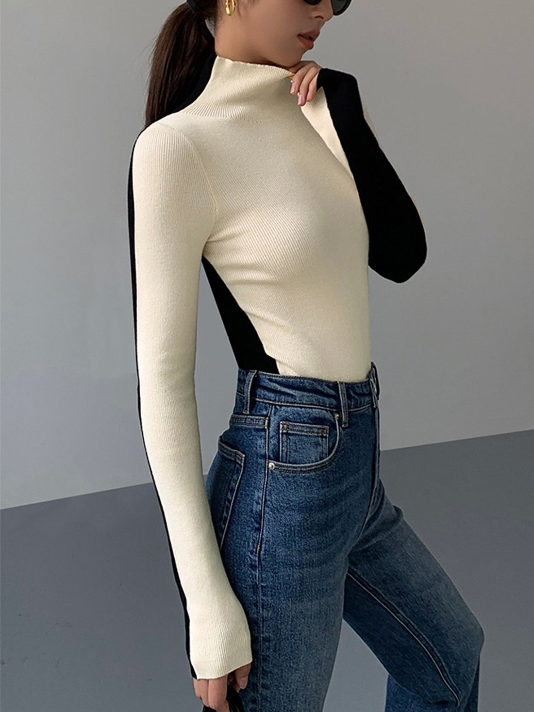 Tweezijdig gebreide trui met lange mouwen in twee kleuren