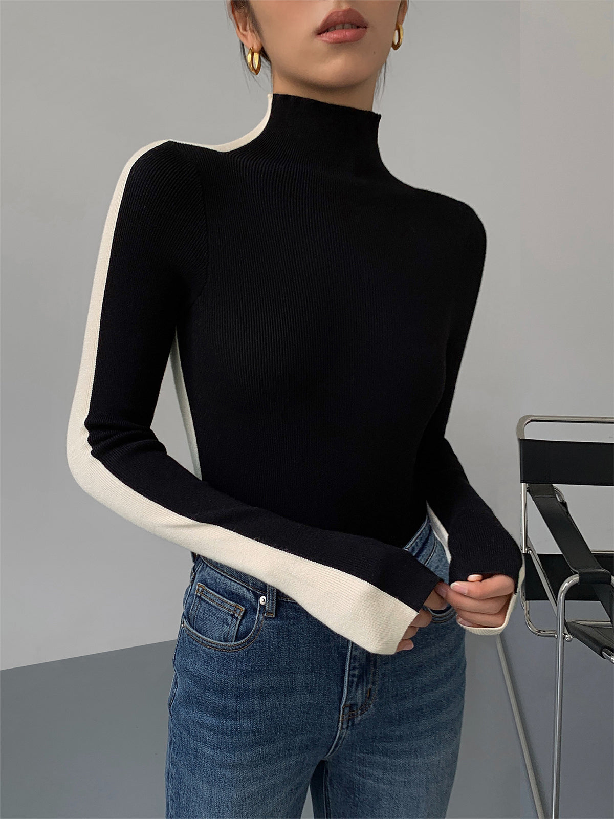 Tweezijdig gebreide trui met lange mouwen in twee kleuren