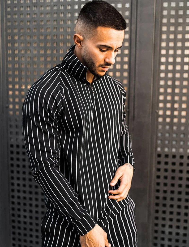 Elegantie in actie: Elegante trainingsset met moderne stijl