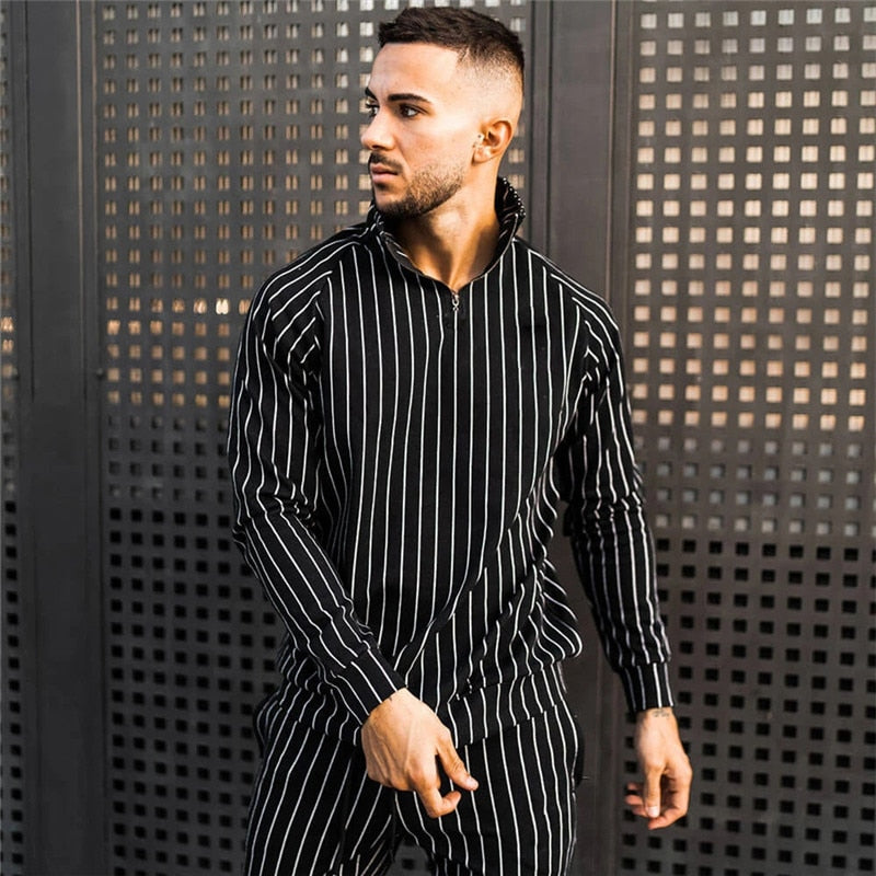 Elegantie in actie: Elegante trainingsset met moderne stijl