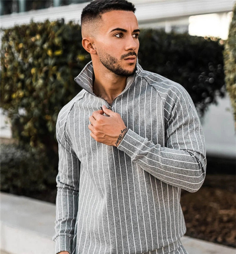 Elegantie in actie: Elegante trainingsset met moderne stijl