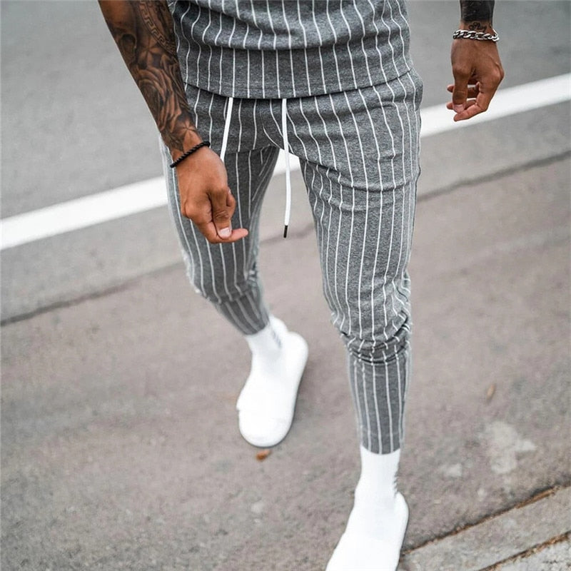 Elegantie in actie: Elegante trainingsset met moderne stijl