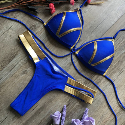 Stijlvolle bikini met bronzen zijkanten