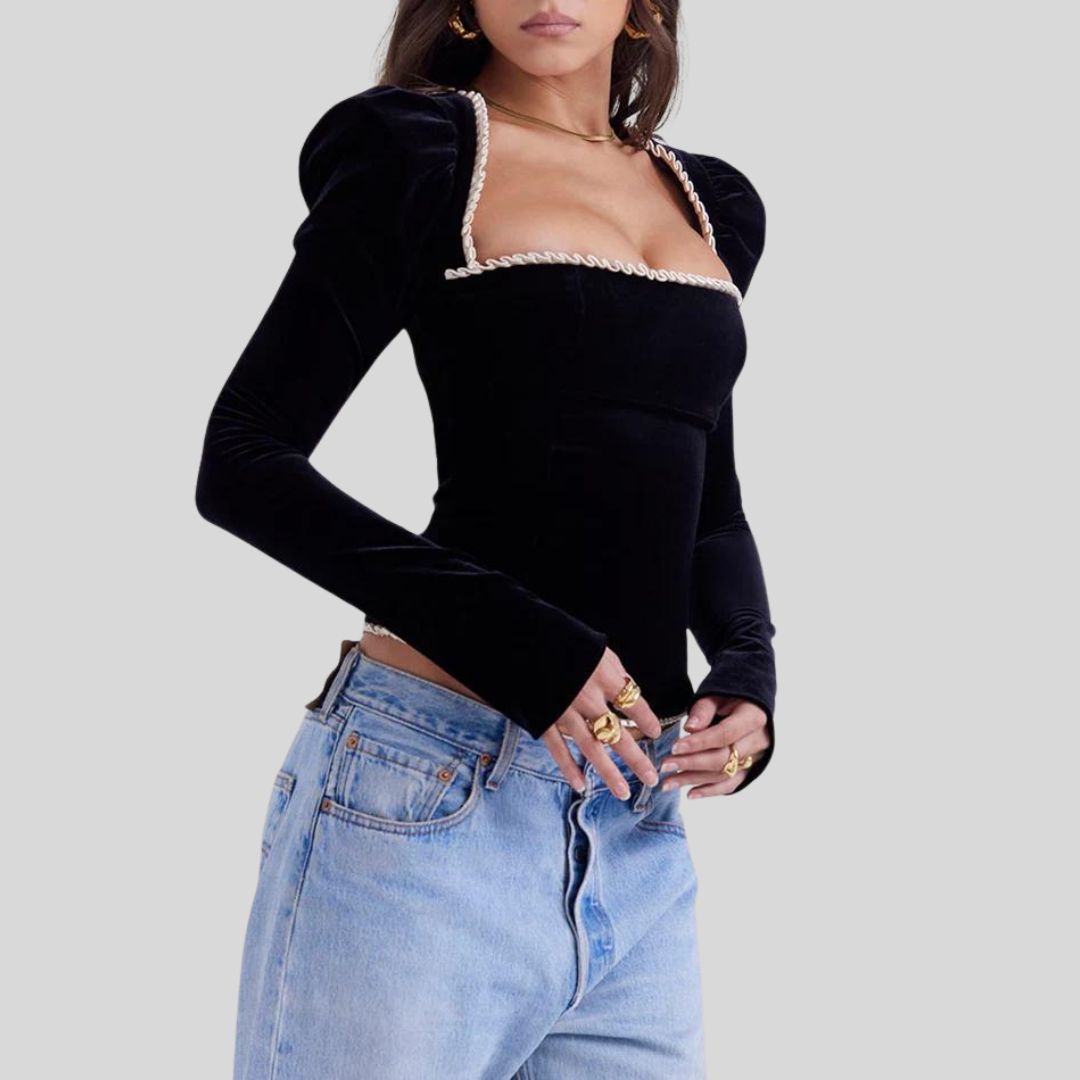 Fluwelen top met kettingaccent