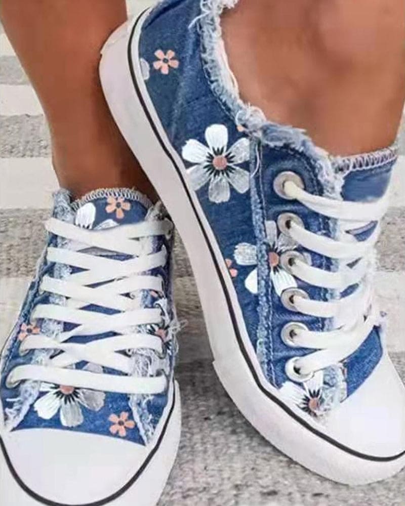 Denim sneaker met bloemen