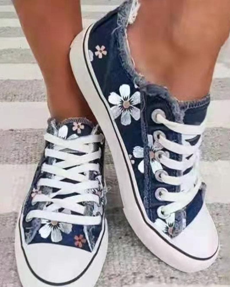 Denim sneaker met bloemen