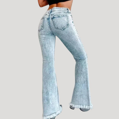 Uitlopende jeans met scheuren