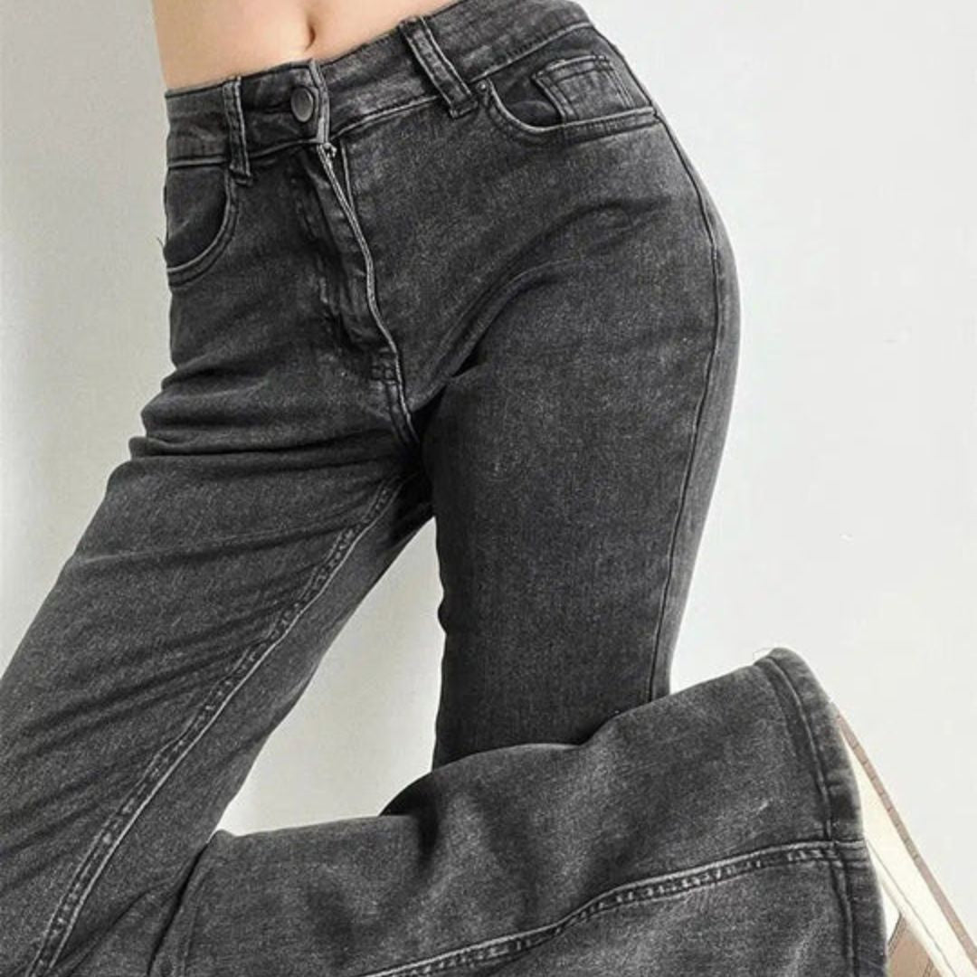 Stijlvolle jeans met hoge taille en hartvormig franje detail