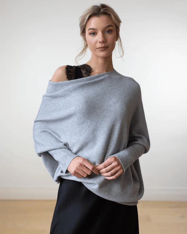 Quintra Comfy Sweater met elegante bies op de schouder