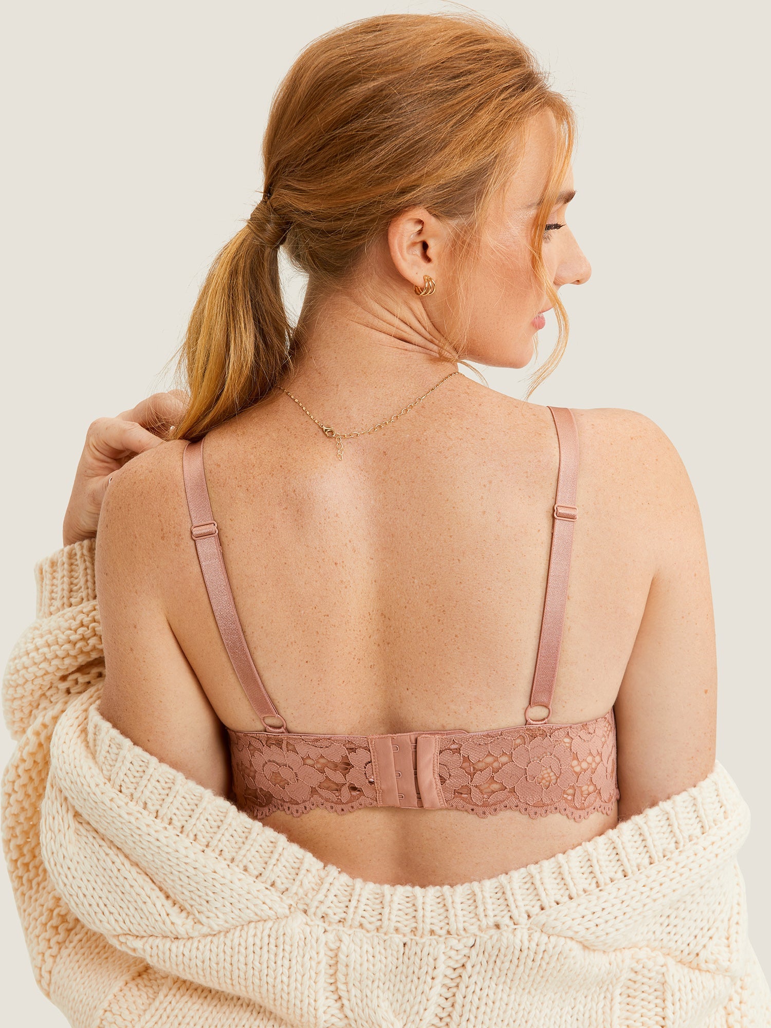 Voedingsbeha van kant met diepe V-hals – voedingsbralette zonder beugel