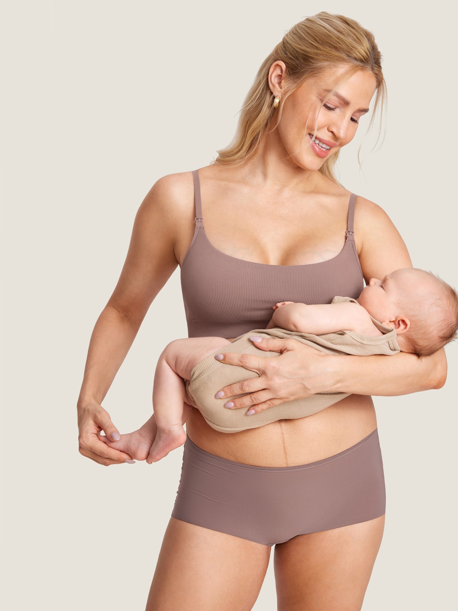 Voedingsbeha zonder beugel in ribstof – zachte voedingsbralette met uitneembare pads