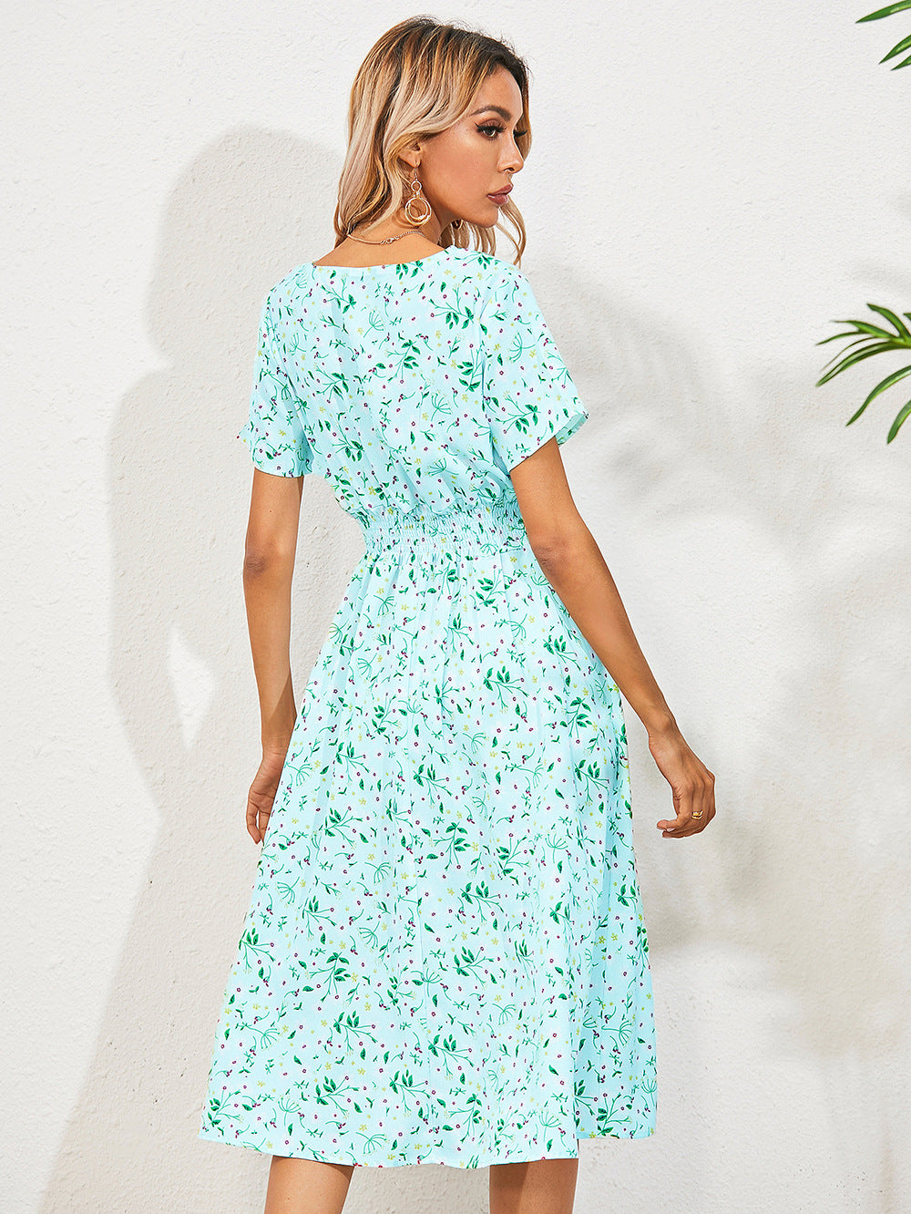 Elegante zomerjurk met bloemenprint