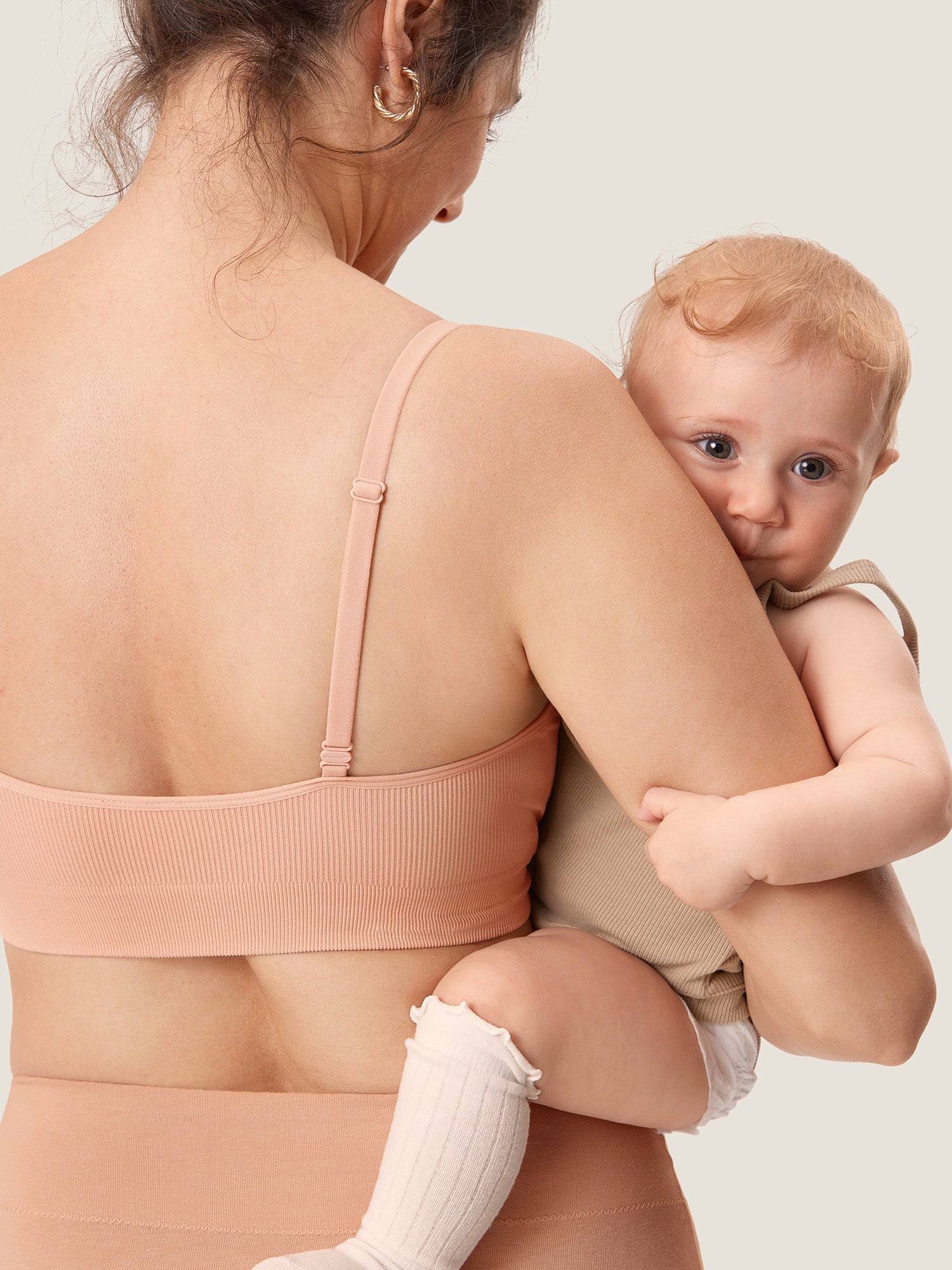 Voedingsbeha zonder beugel in ribstof – zachte voedingsbralette met uitneembare pads
