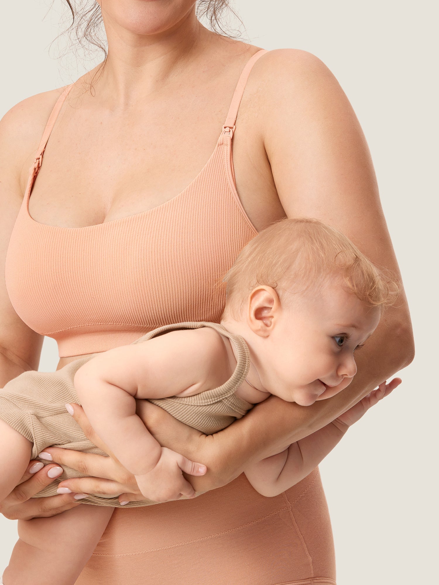 Voedingsbeha zonder beugel in ribstof – zachte voedingsbralette met uitneembare pads