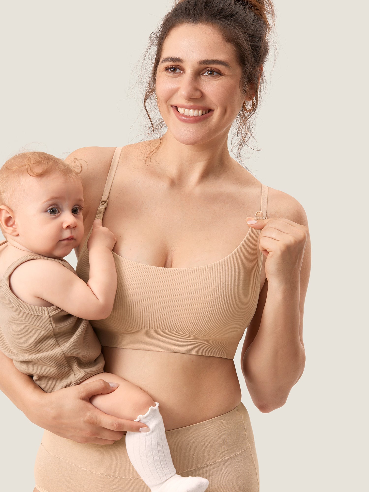 Voedingsbeha zonder beugel in ribstof – zachte voedingsbralette met uitneembare pads