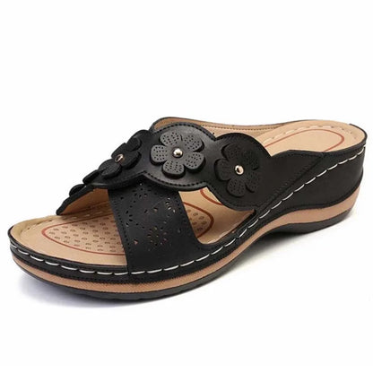Romeinse sandalen voor dames met bloemmotief en sleehak