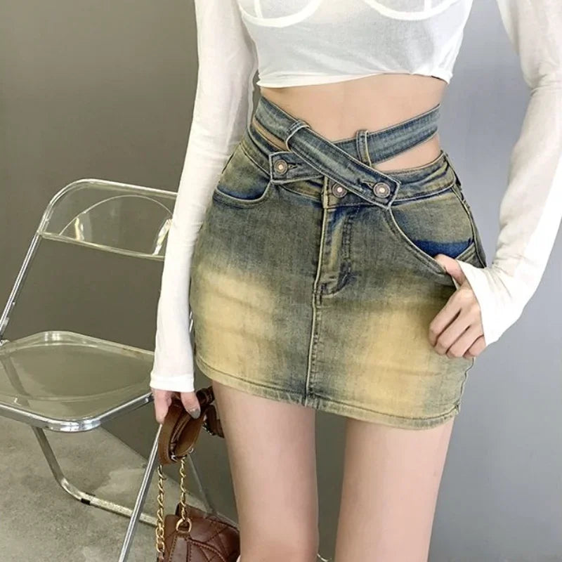 Moderne denim rok met uitgesneden tailleband