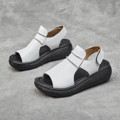 Sandalen met dikke zool en klittenbandsluiting