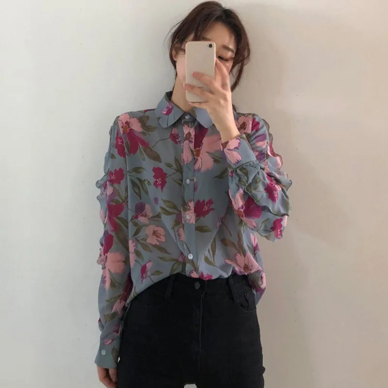 Chiffon blouse met lange mouwen en gebloemde V-halslijn