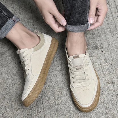 Casual suède sneakers met getextureerde zool