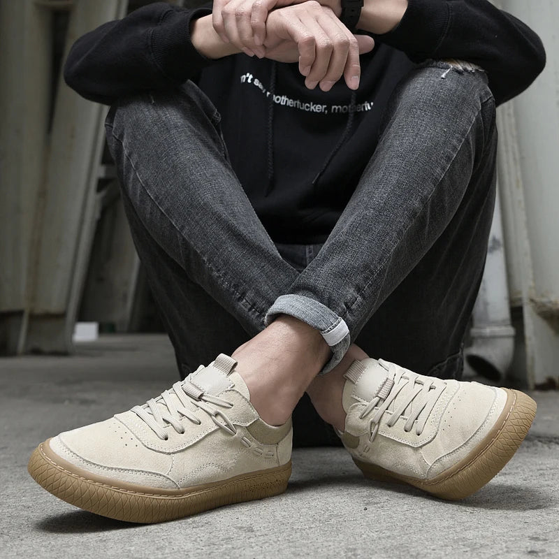 Casual suède sneakers met getextureerde zool