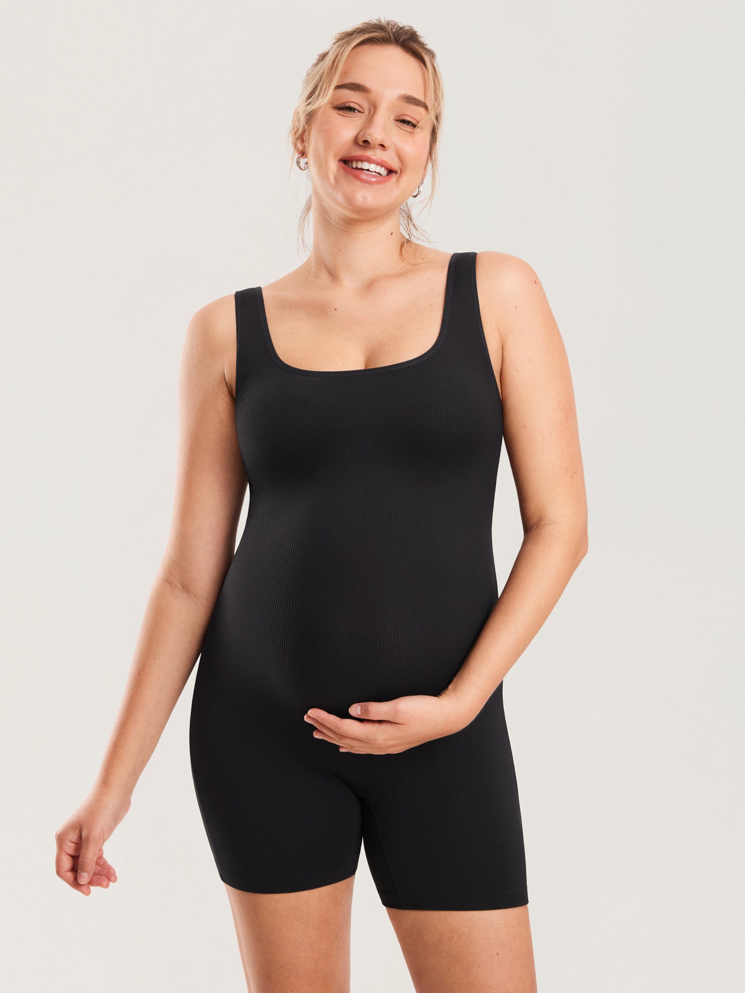 Zwangerschapsplaysuit in ribstof – romper met vierkante hals