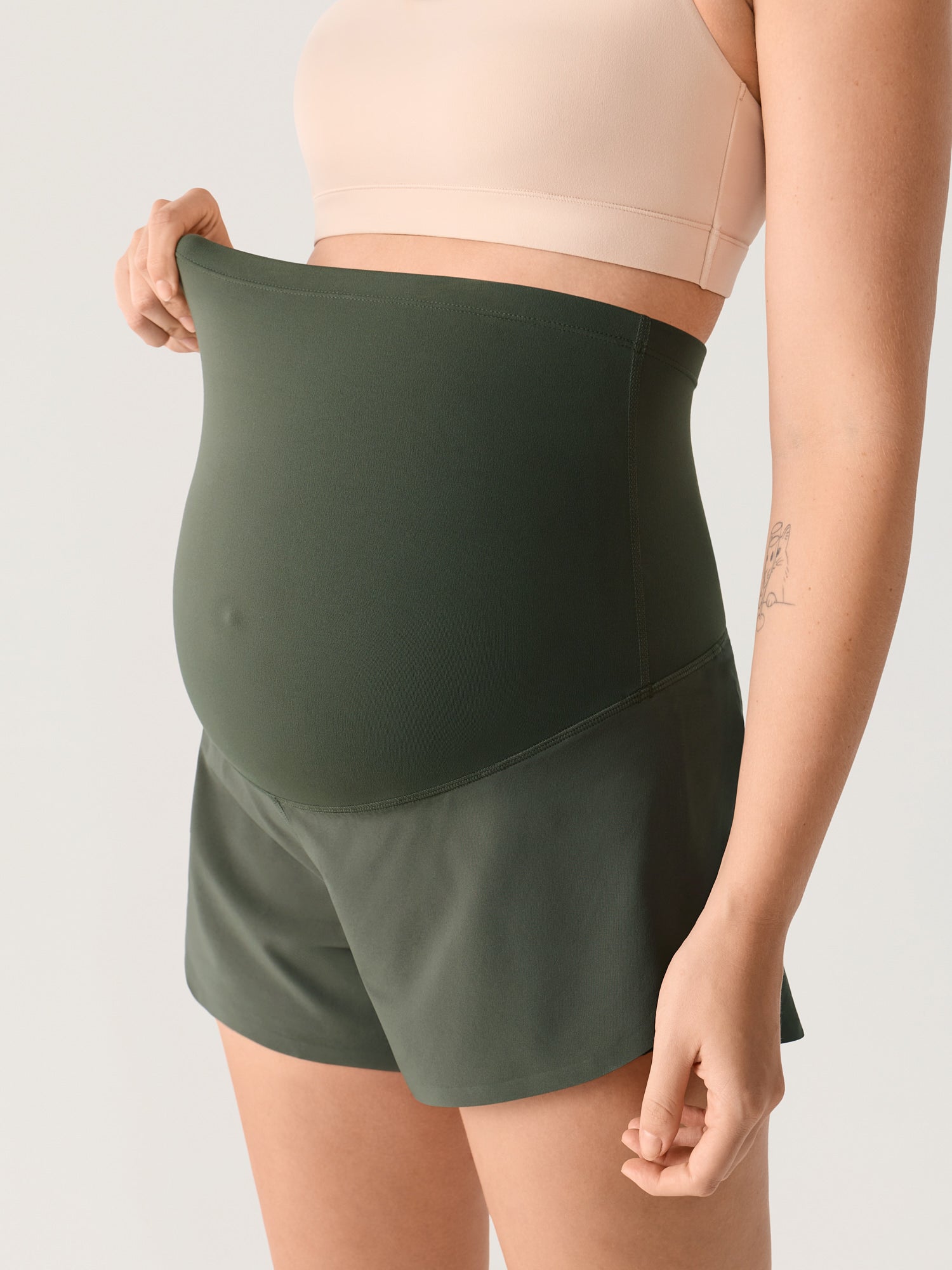 Zwangerschapsshort met zakken – Bloomove™ dolphin short dubbellaags