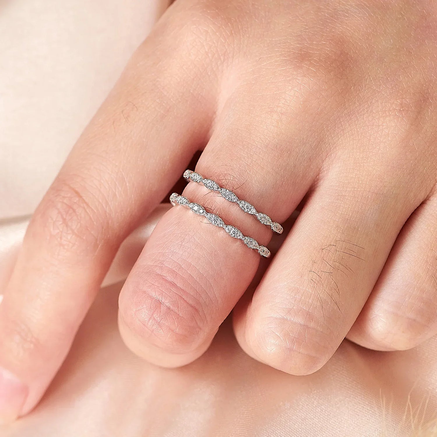 Sterling zilveren ring enhancer met fonkelende accenten