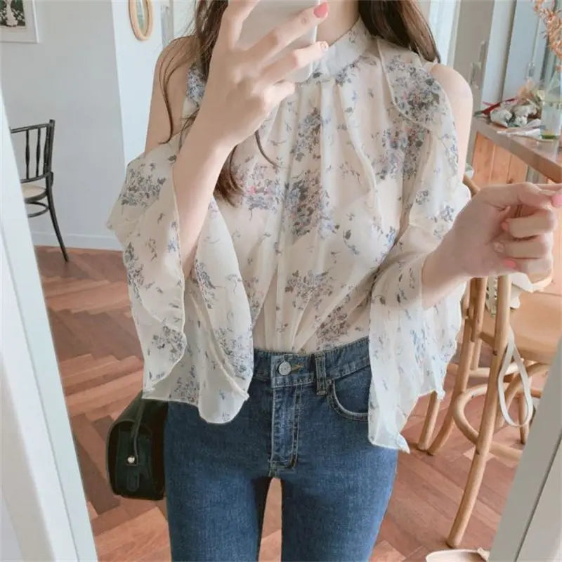 Chiffon blouse met off-the-shoulder design