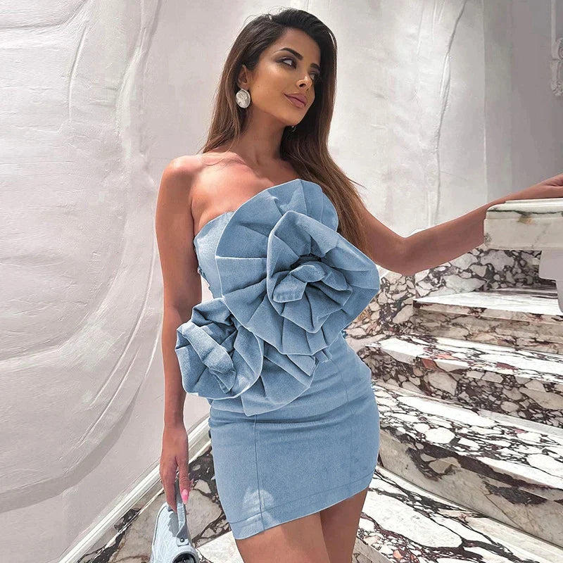 Off-the-shoulder denim mini jurk met oversized ruches