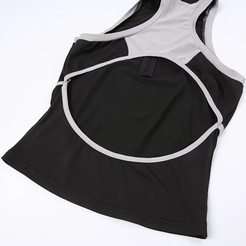 Sportieve crop top met hoge kraag