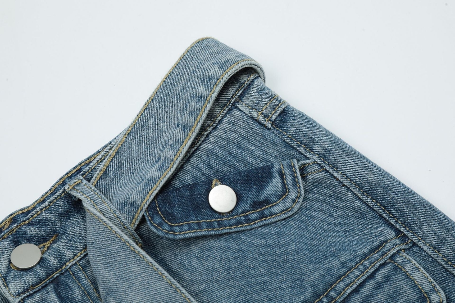 Veelzijdige denim rok met meerdere zakken