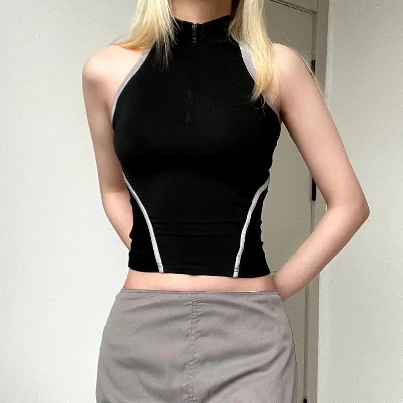 Sportieve crop top met hoge kraag