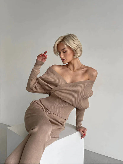 Sexy tweedelig gebreid off-the-shoulder pakje