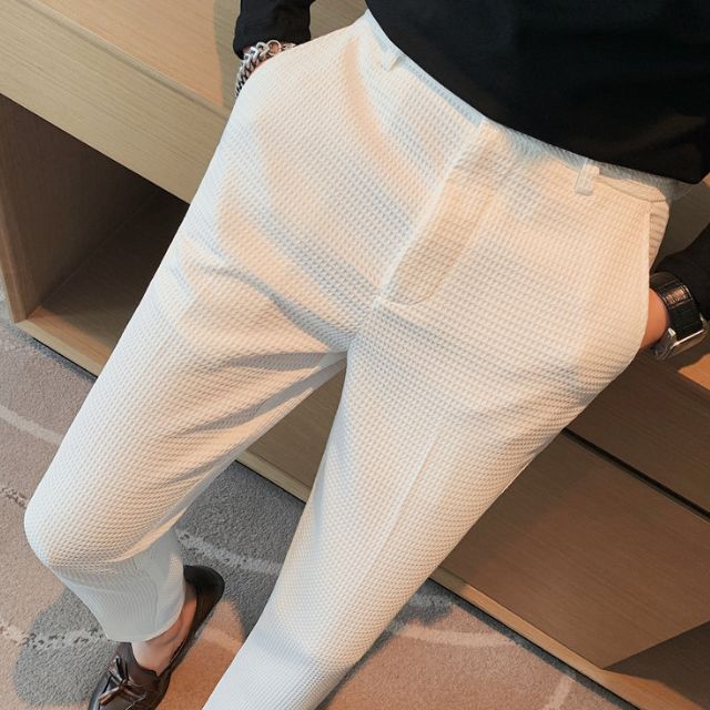 Slim-fit broek met subtiel ruitpatroon