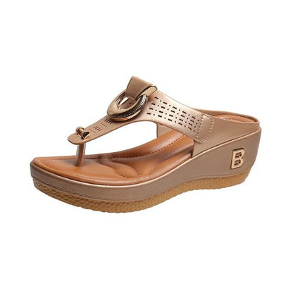 Zomerse sandalen met sleehak en teenopening