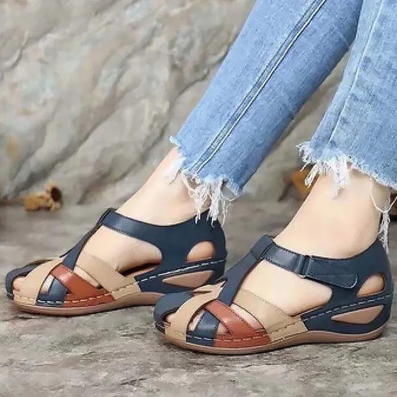 Zomerse sandalen met een lage hak