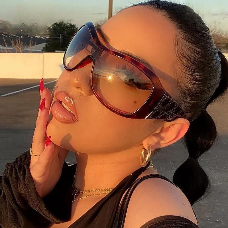 Grote zonnebril met glazen met kleurverloop