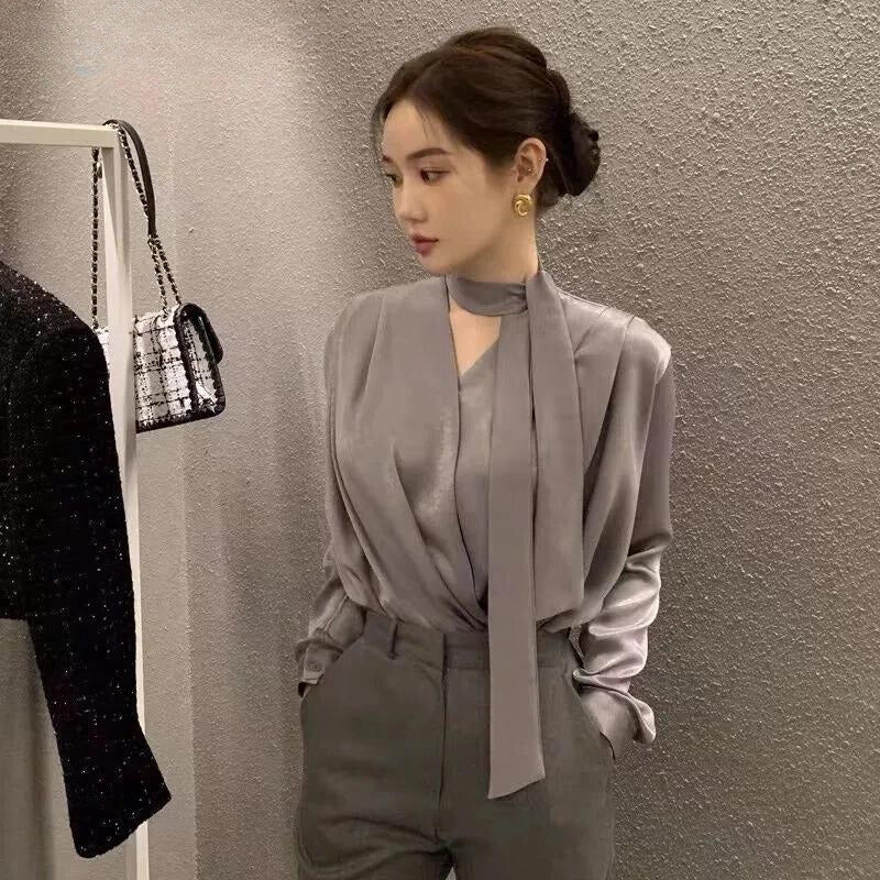 Satijnen blouse met V-hals