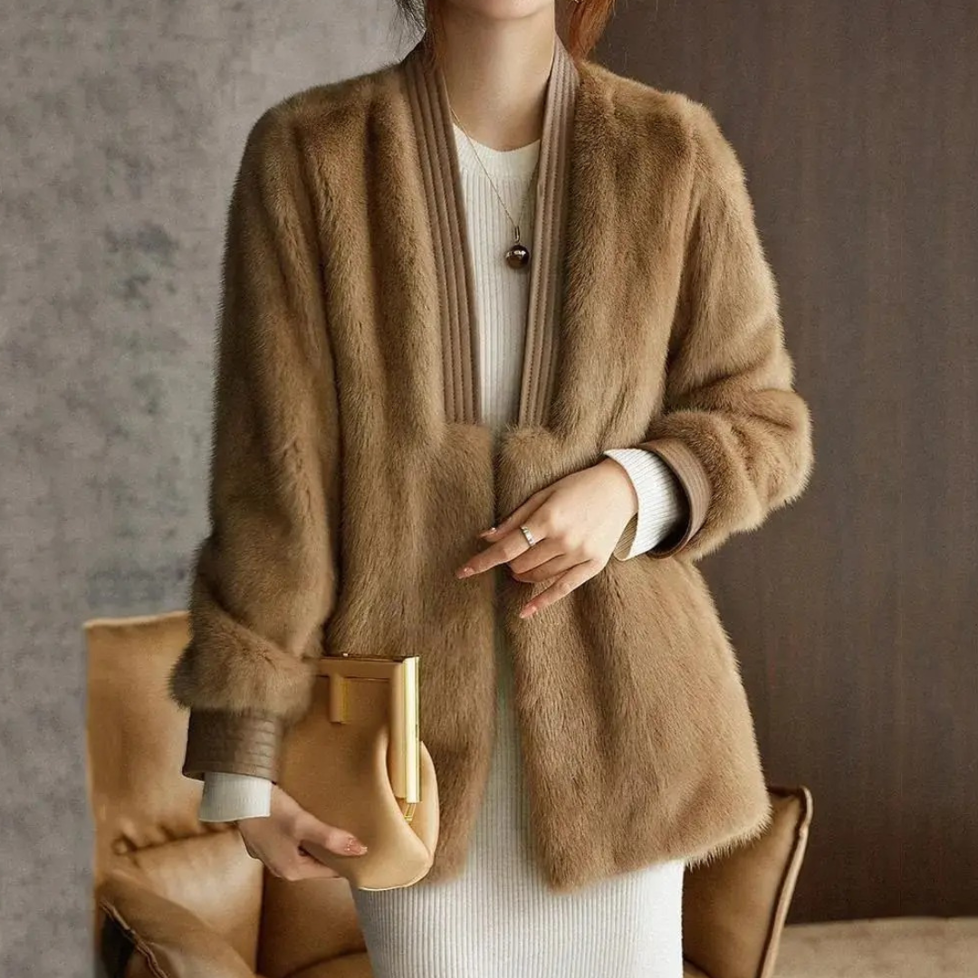 Dikke warme jas van imitatiebont voor vrouwen