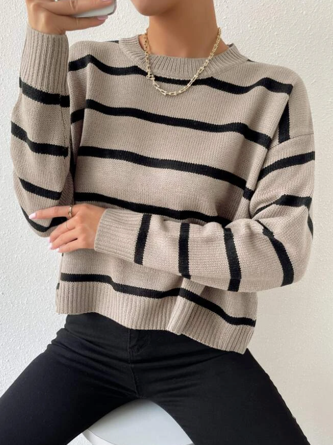 PUCK - Gestreepte trui met afgezakte schouders